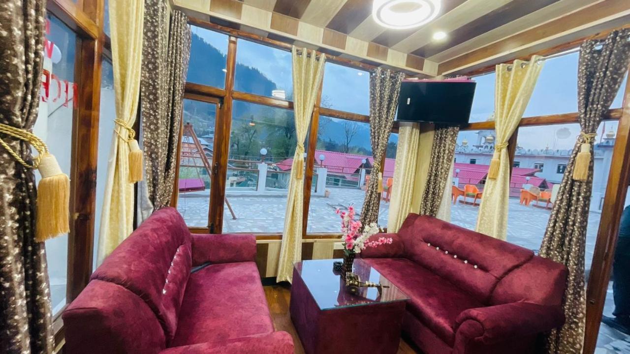 Hotel Hilltop At Mall Road Manali With Open Terrace ภายนอก รูปภาพ