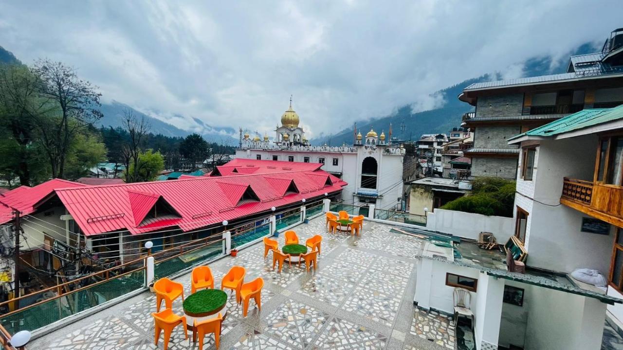 Hotel Hilltop At Mall Road Manali With Open Terrace ภายนอก รูปภาพ