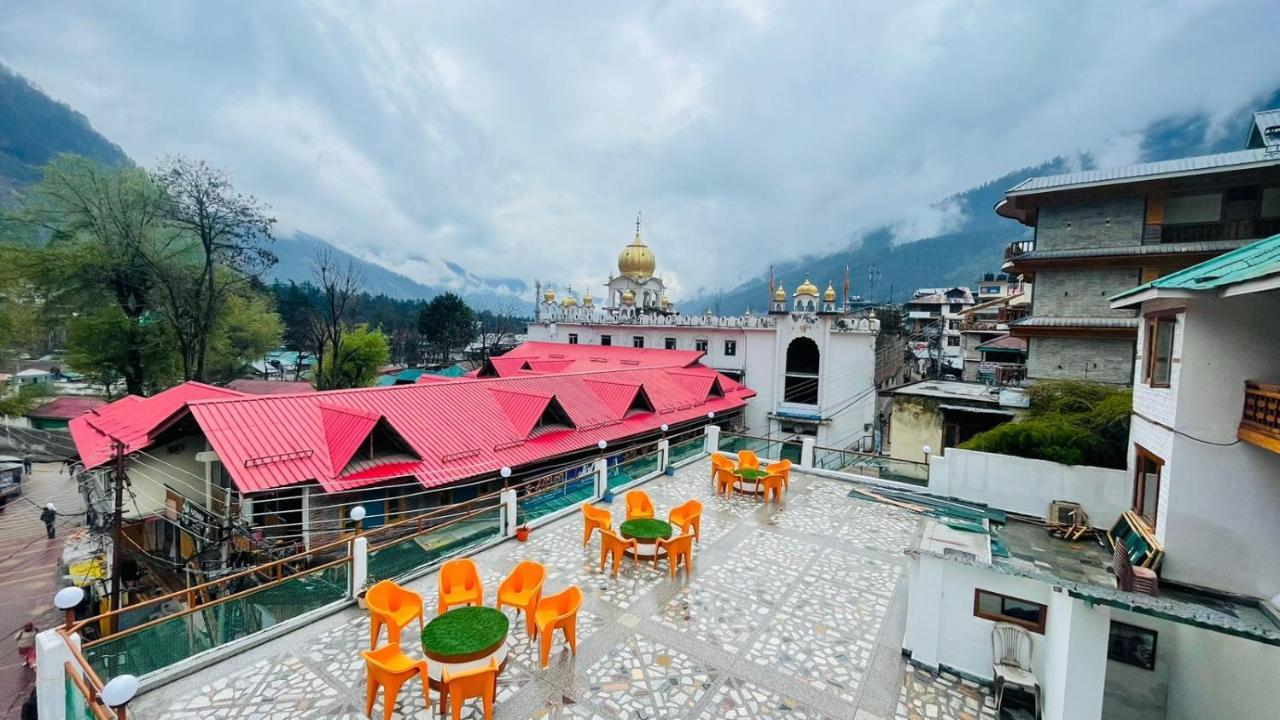 Hotel Hilltop At Mall Road Manali With Open Terrace ภายนอก รูปภาพ