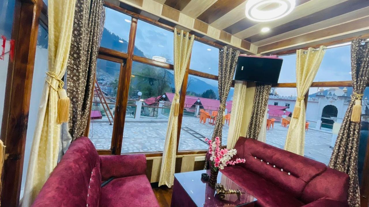 Hotel Hilltop At Mall Road Manali With Open Terrace ภายนอก รูปภาพ