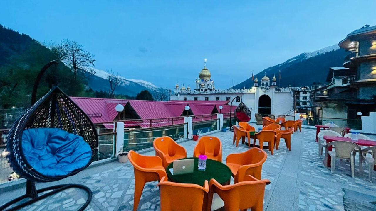 Hotel Hilltop At Mall Road Manali With Open Terrace ภายนอก รูปภาพ