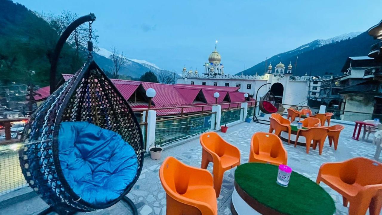 Hotel Hilltop At Mall Road Manali With Open Terrace ภายนอก รูปภาพ