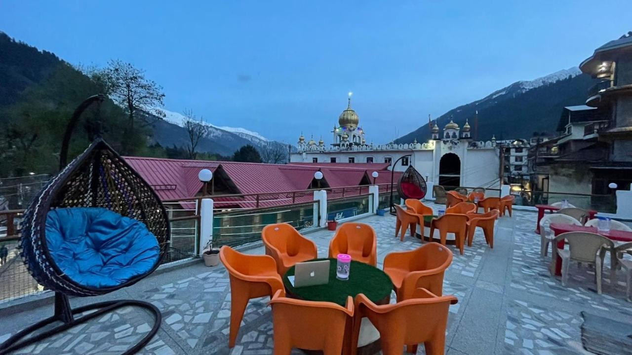 Hotel Hilltop At Mall Road Manali With Open Terrace ภายนอก รูปภาพ